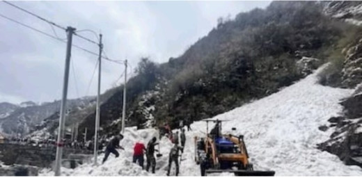 माणा गांव में हिमस्खलन से भारी तबाही, 42 मजदूर लापता 